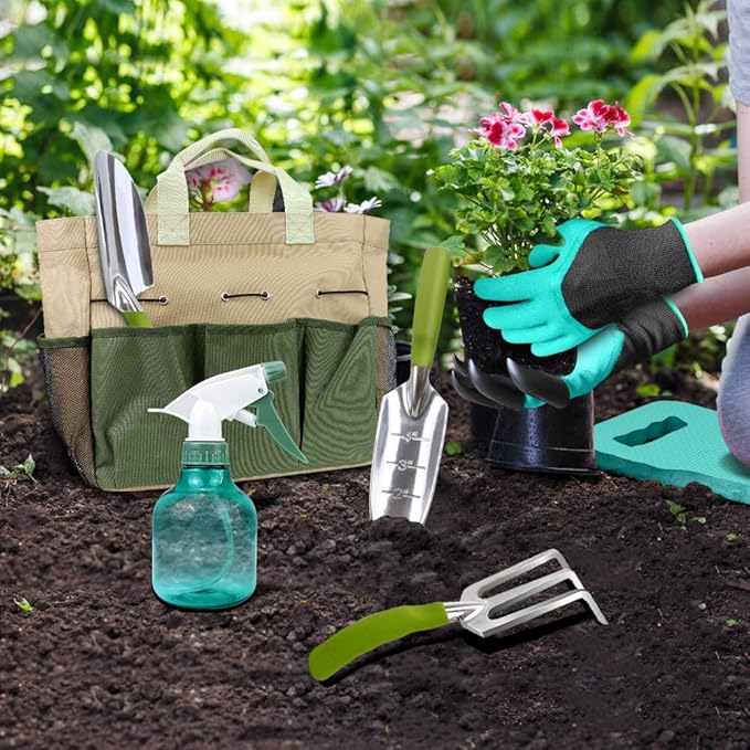Garden Tools Set with 3 Pcs Aluminum Gardening Tools, 1 Pc Pruning Shear, 1 Pc Mister Spray Bottle, 1 Pc Foam Kneeler，1 Pair Garden Gloves with Claws and 1 Pc Gardener Bag, Gifts for Mom Dad
