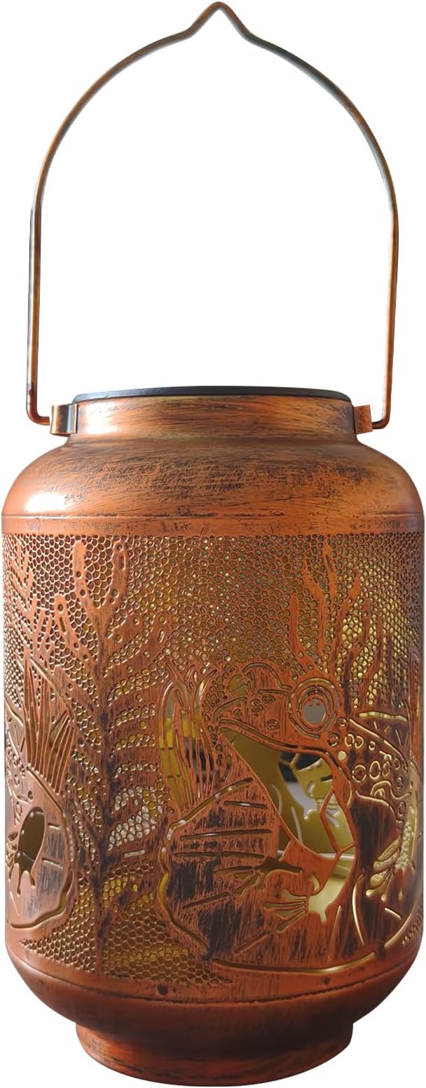 Frog Outdoor Solar Waterproof Light Retro Wrought Iron Hollow LED Light, Waterproof Garden Decorative Light, with Projection Function, Suitable for Balconies, Lawns, and Courtyard Landscapes.