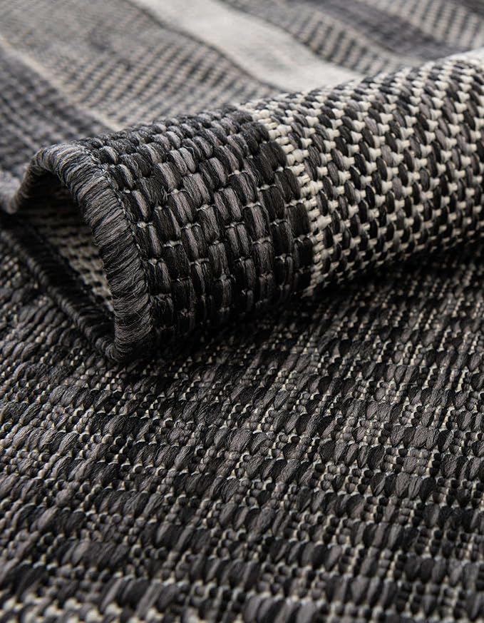 Unique Loom Outdoor Border Collection Area Rug - Soft Border (6' 1" Round Black/Ivory)