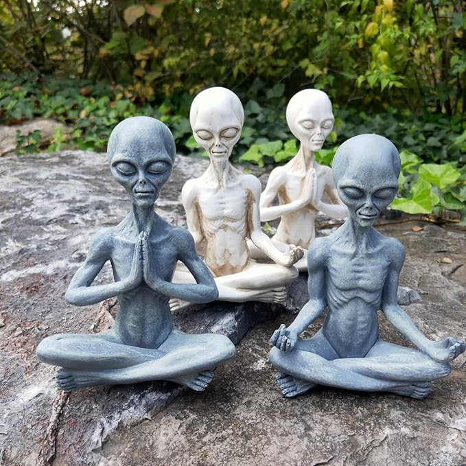 Alien Statue, Meditation Yoga Alien Figure, 6.3" H Resin UFO Alien Sculpture for Home Indoor Outdoor Patio Lawn Yard Decor, Collectable Gift